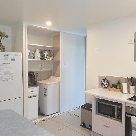 Pet Friendly & Spacious Two Bedroom Guest Unit Калаундра Экстерьер фото